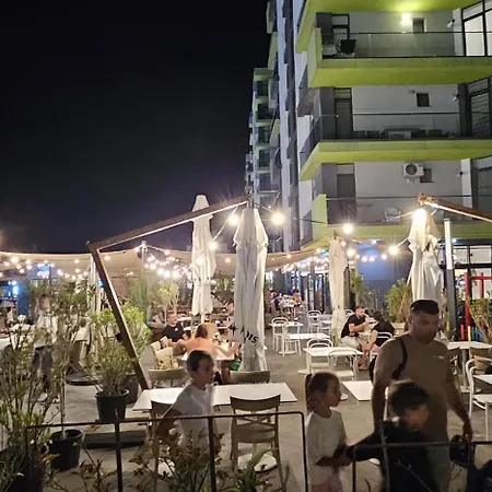 Elite - Pool & 30 Metri De Plaja Năvodari