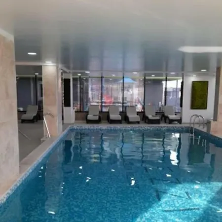 Elite - Pool & 30 Metri De Plaja