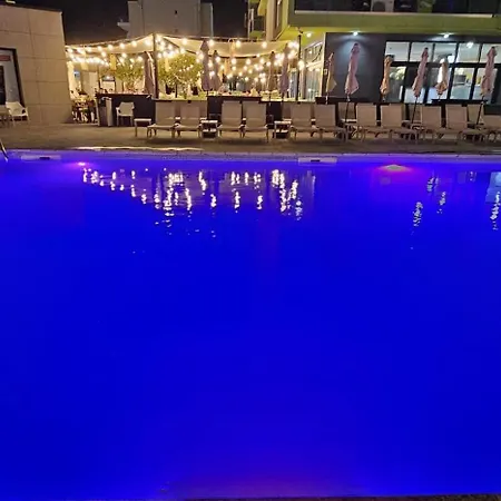 Elite - Pool & 30 Metri De Plaja 3* Năvodari