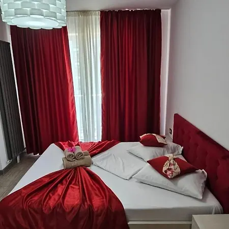 Elite - Pool & 30 Metri De Plaja Năvodari