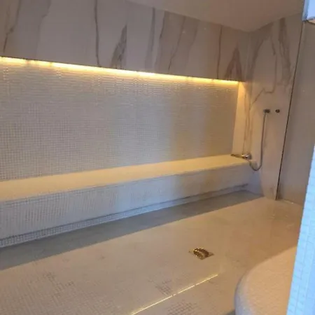 Appartamento Elite - Pool & 30 Metri De Plaja 3*