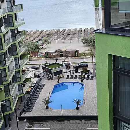 Elite - Pool & 30 Metri De Plaja Appartamento 3*