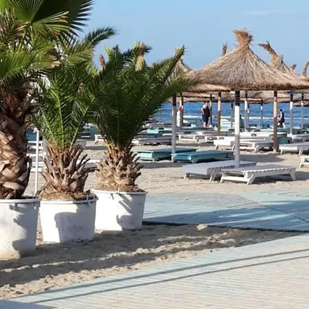 Elite - Pool & 30 Metri De Plaja Năvodari