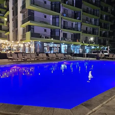 Apartman Elite - Pool & 30 Metri De Plaja Năvodari