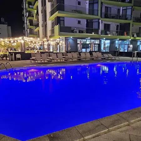 Elite - Pool & 30 Metri De Plaja 3*