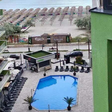 Apartman Elite - Pool & 30 Metri De Plaja 3*