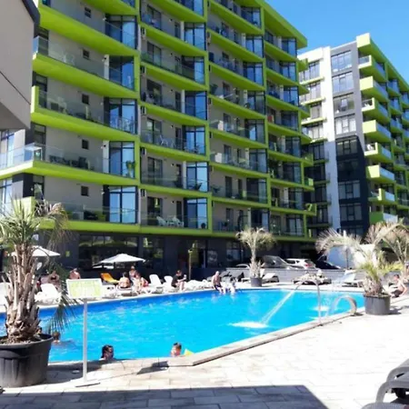 Elite - Pool & 30 Metri De Plaja アパート 3*